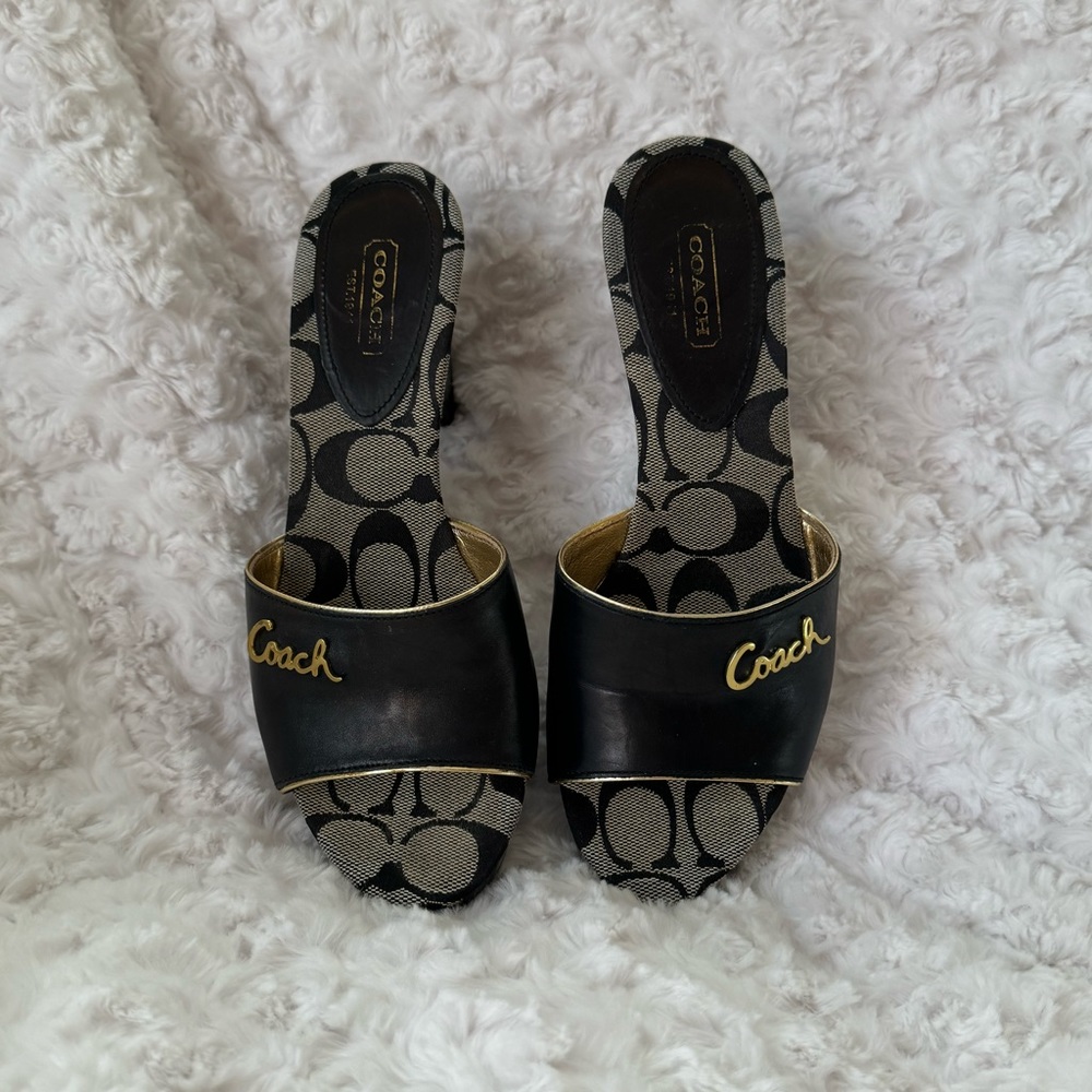 COACH LEATHERWEAR black with gold detail size 6.5 and CLASSIC PRINT